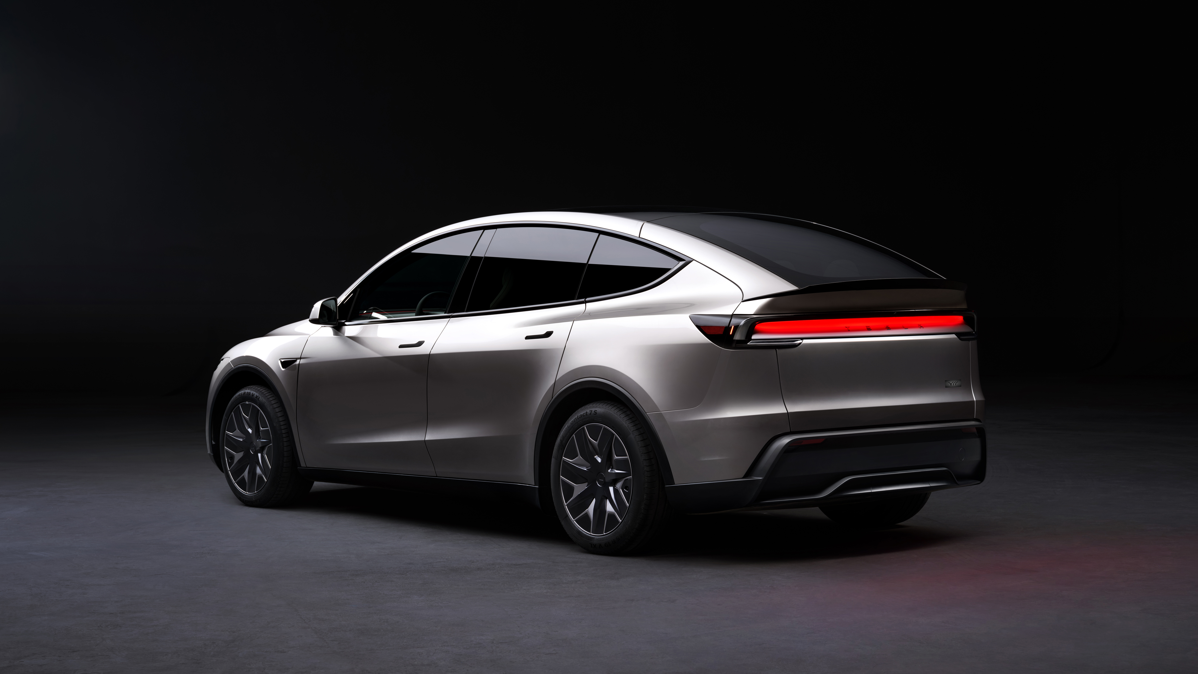 Tesla Model Y L Premium